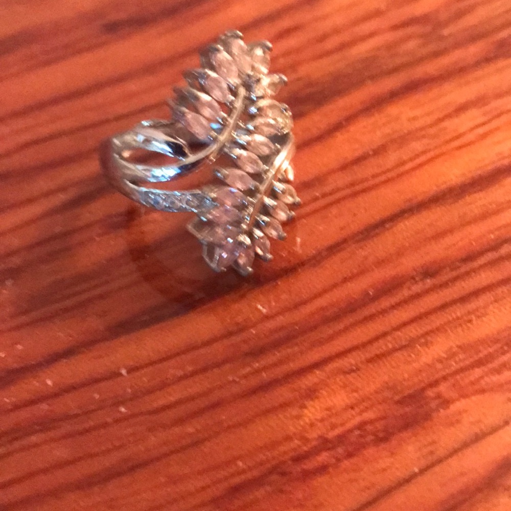 Ring size 8 - Picture 2 of 2